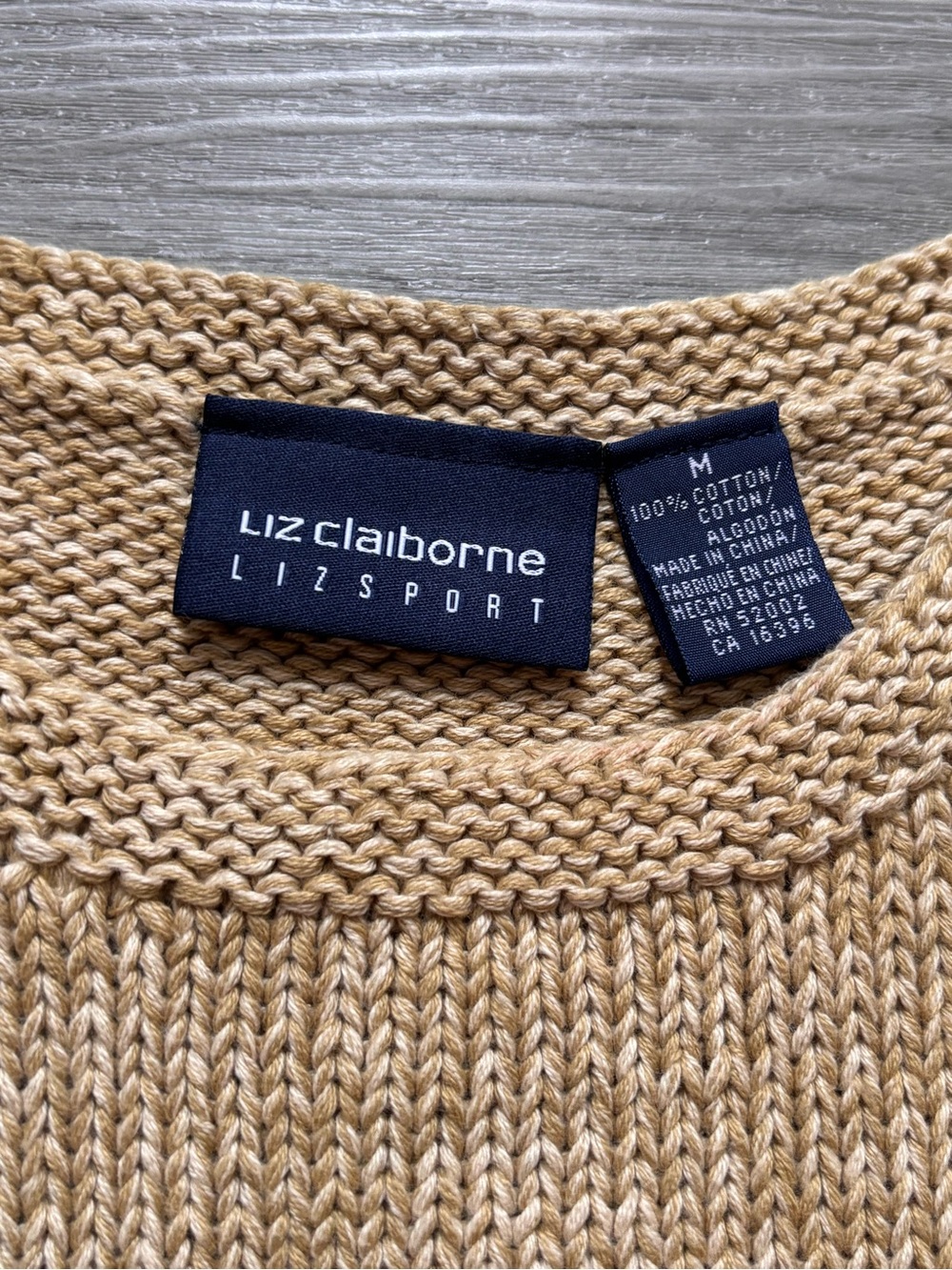 🌺Liz Claiborne🌺 (Liz Sport) Floral Tan Knit Sweater Top - Picture 3 of 4